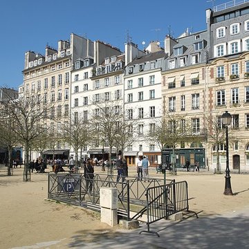 Place Dauphine : le sol