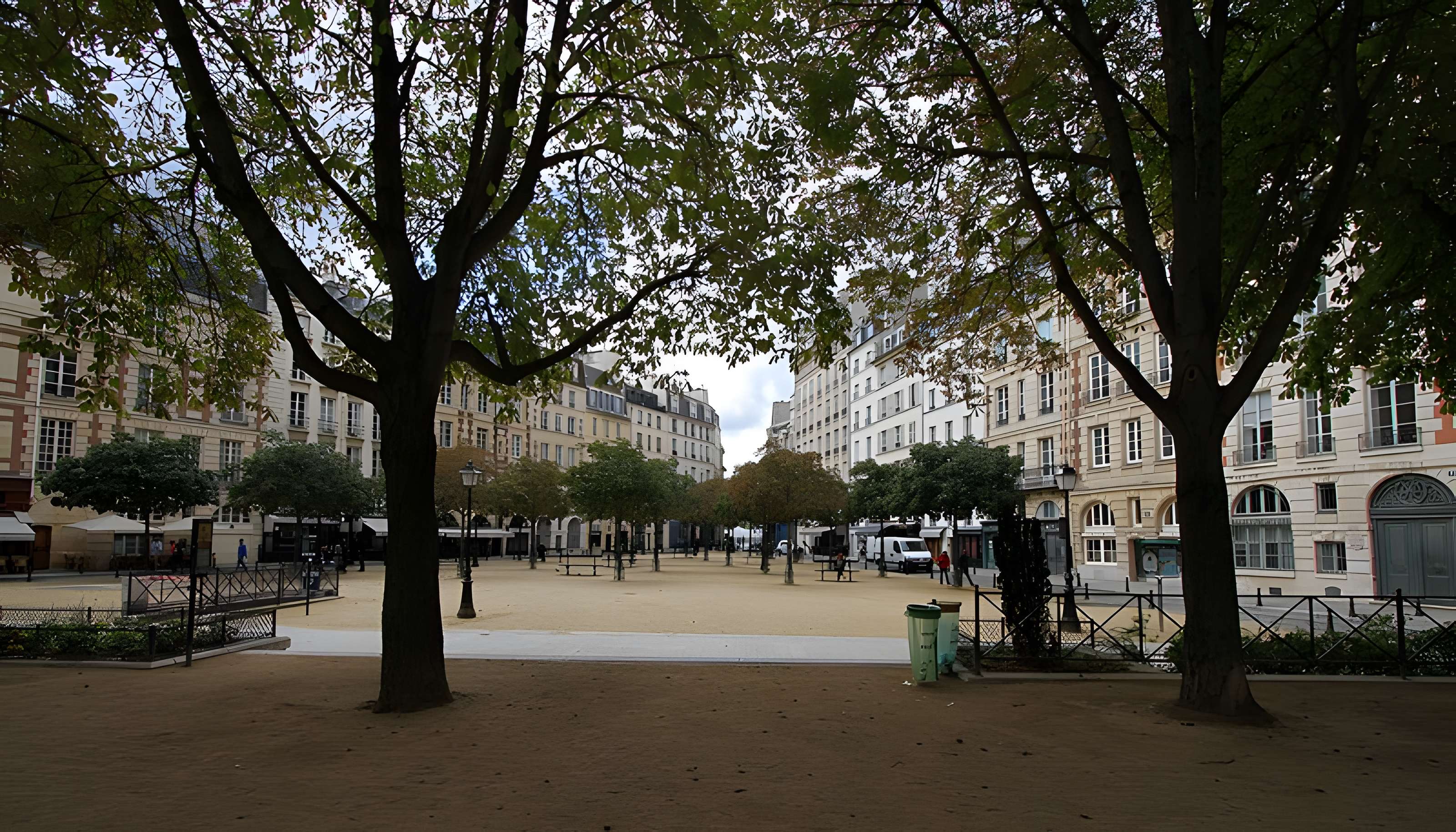 Place Dauphine : le sol