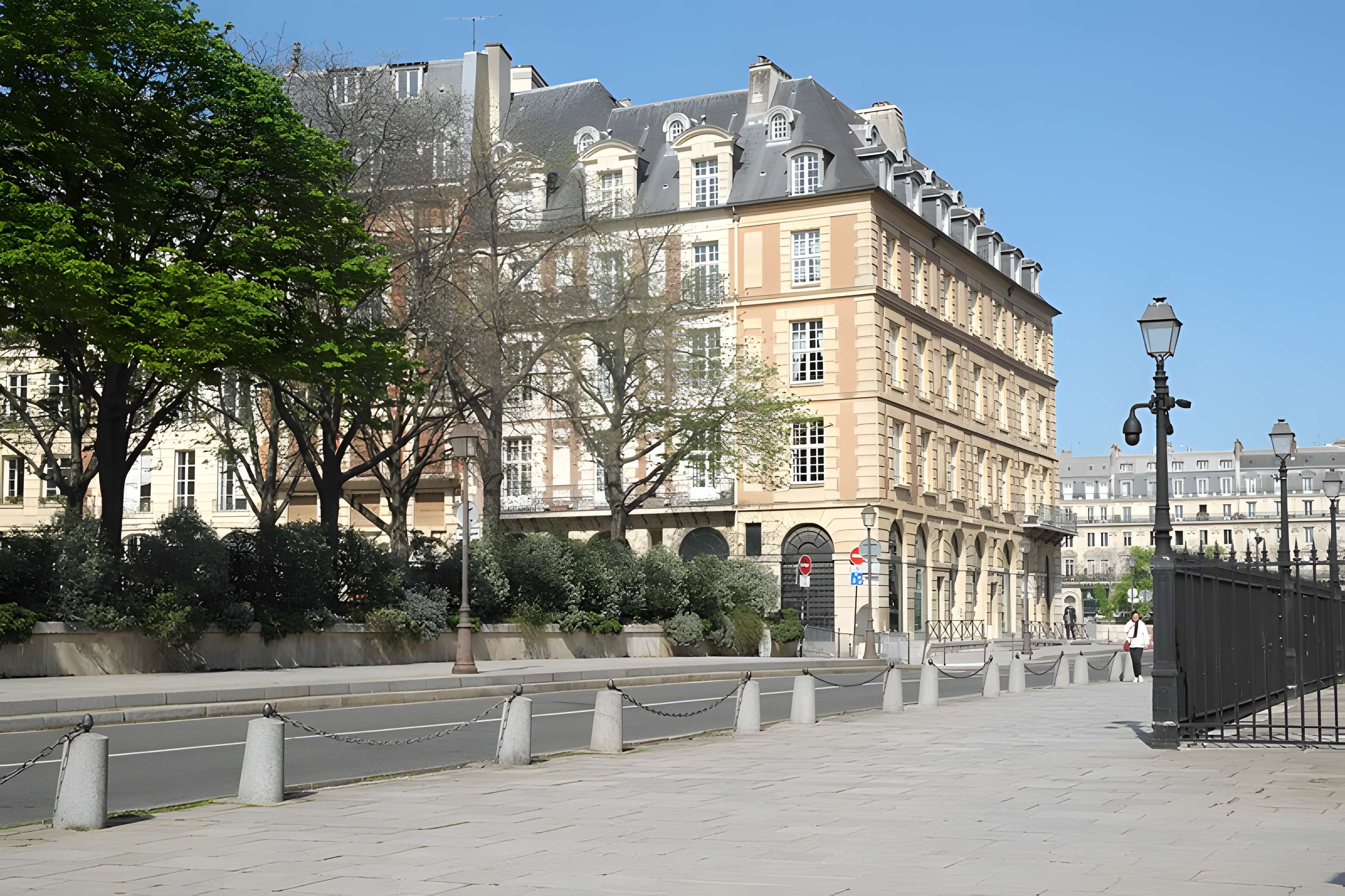 Place Dauphine : le sol