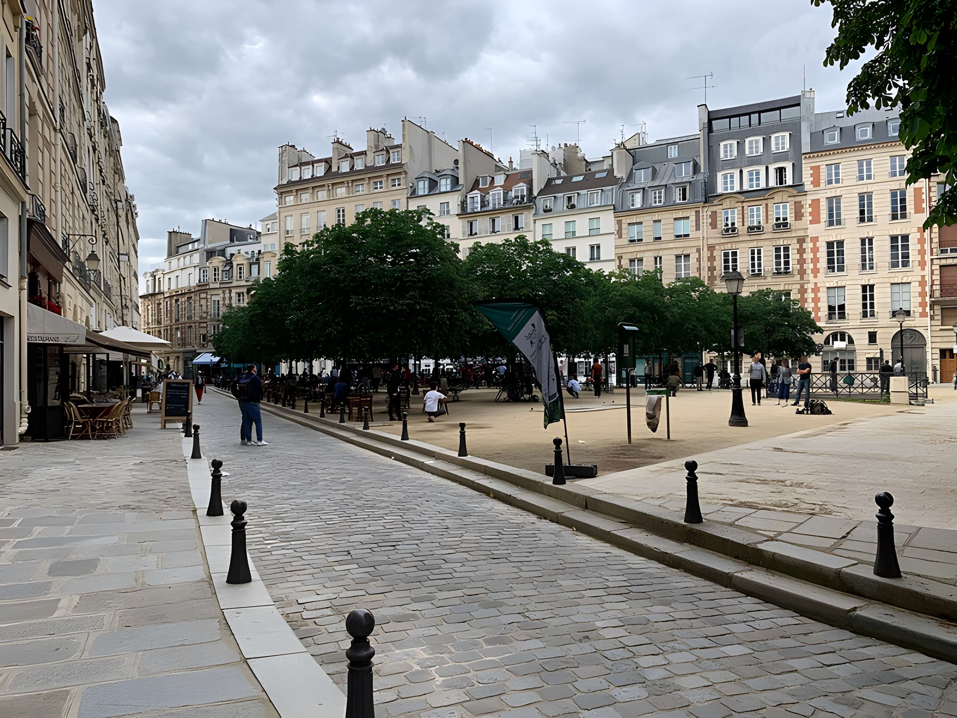 Place Dauphine : le sol