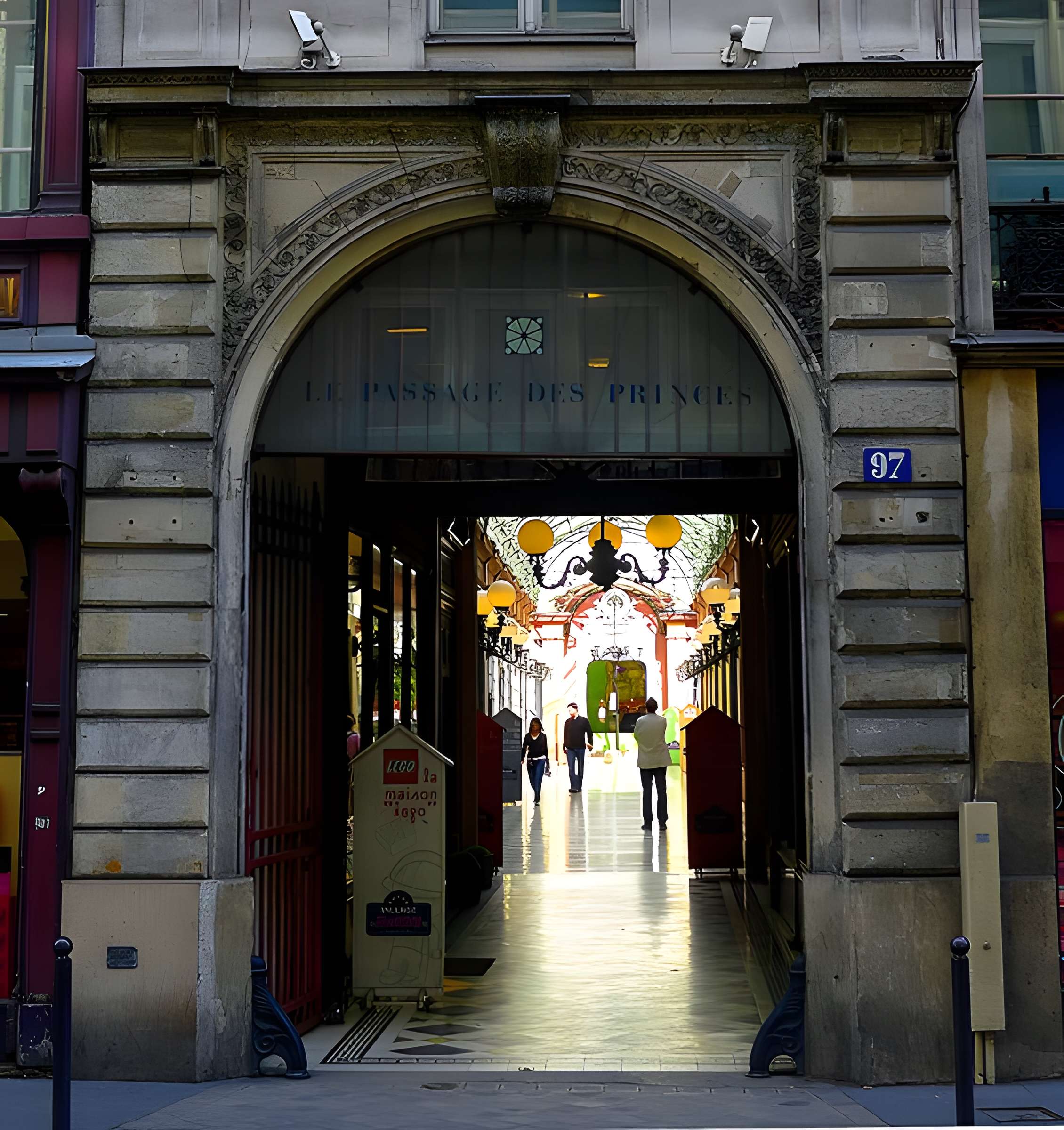 Passage des Princes (n° 7 à 17, 23, 25)