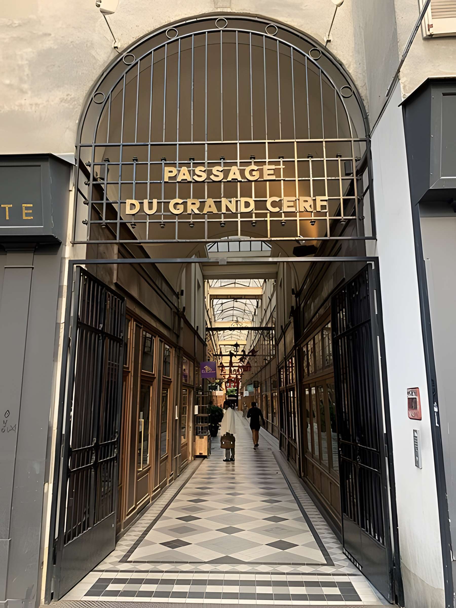 Passage du Grand-Cerf (n° 1 à 59 et n° 2 à 58)