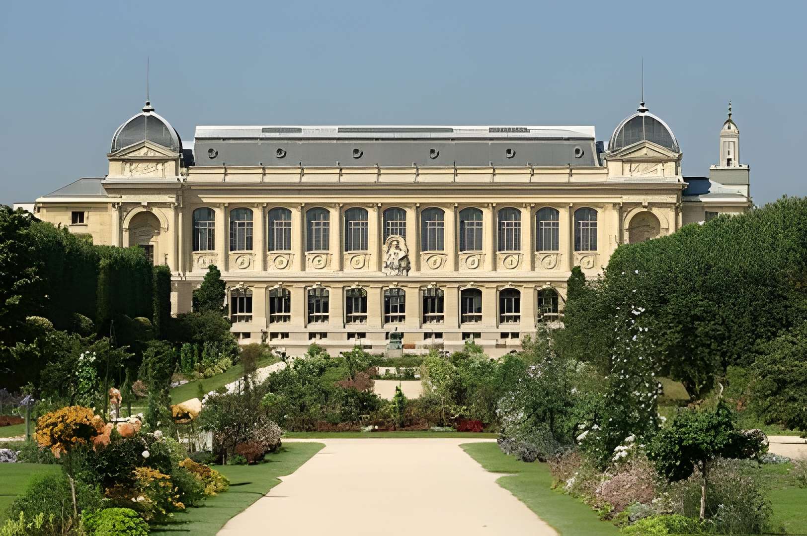 Jardin des Plantes - Paris 5ème . Grande galerie de l'Évolution