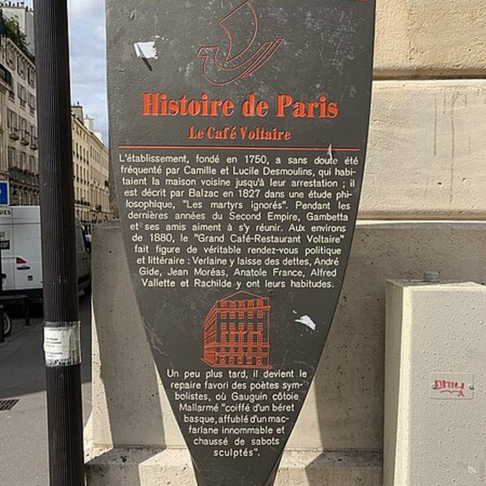 Photo de Place de lOdéon : le sol