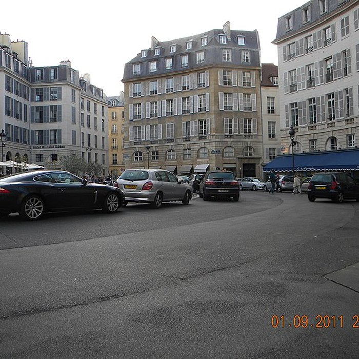 Photo de Place de lOdéon : le sol