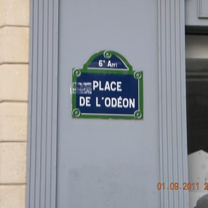 Photo de Place de lOdéon : le sol