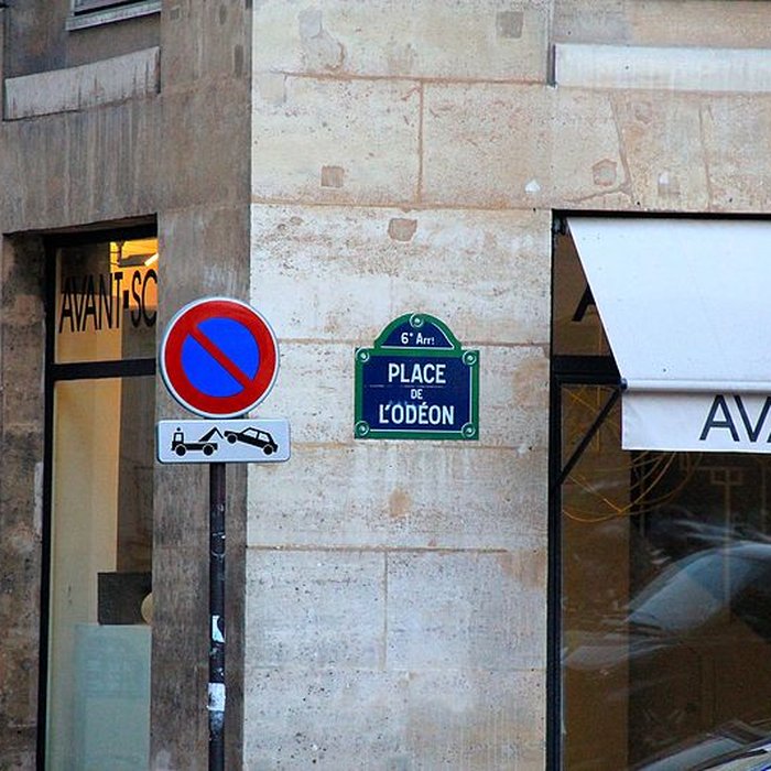 Photo de Place de lOdéon : le sol