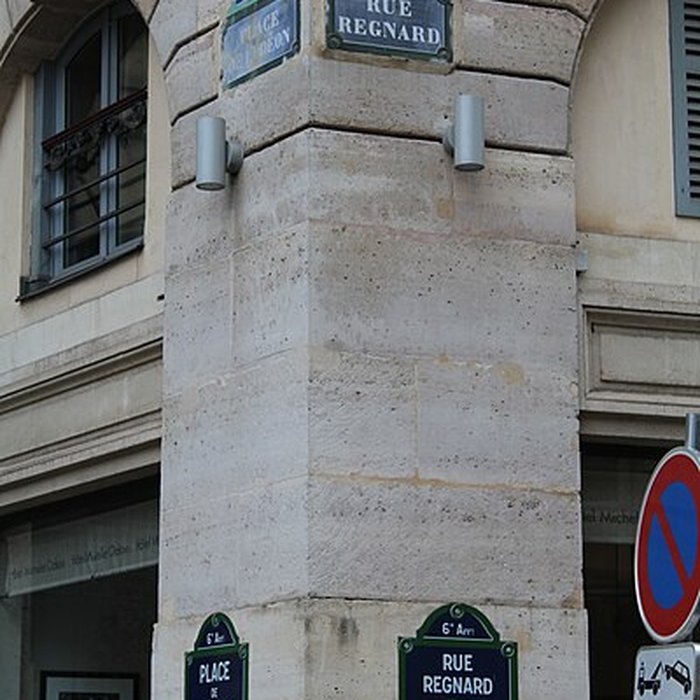 Photo de Place de lOdéon : le sol