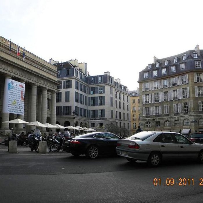 Photo de Place de lOdéon : le sol
