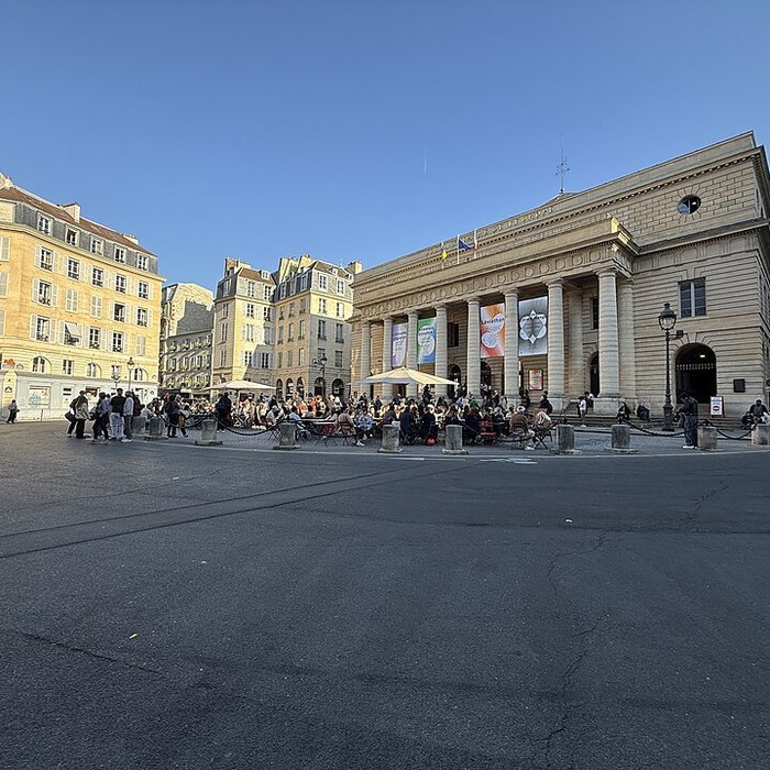 Photo de Place de lOdéon : le sol