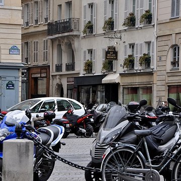 Place de lOdéon : le sol