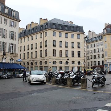 Place de lOdéon : le sol