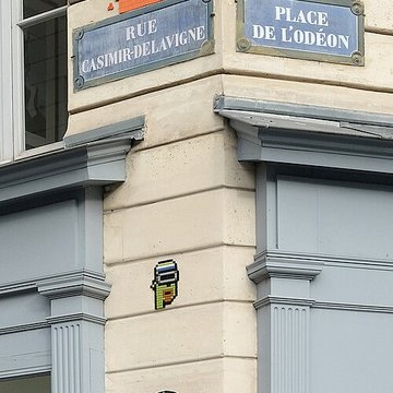 Place de lOdéon : le sol