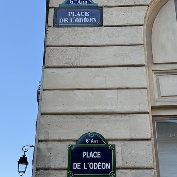 Place de lOdéon : le sol