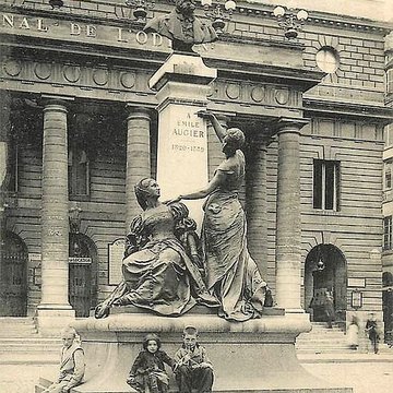 Place de lOdéon : le sol