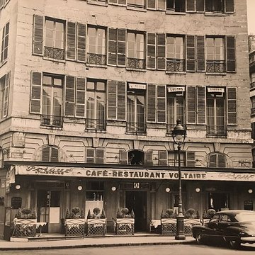 Place de lOdéon : le sol
