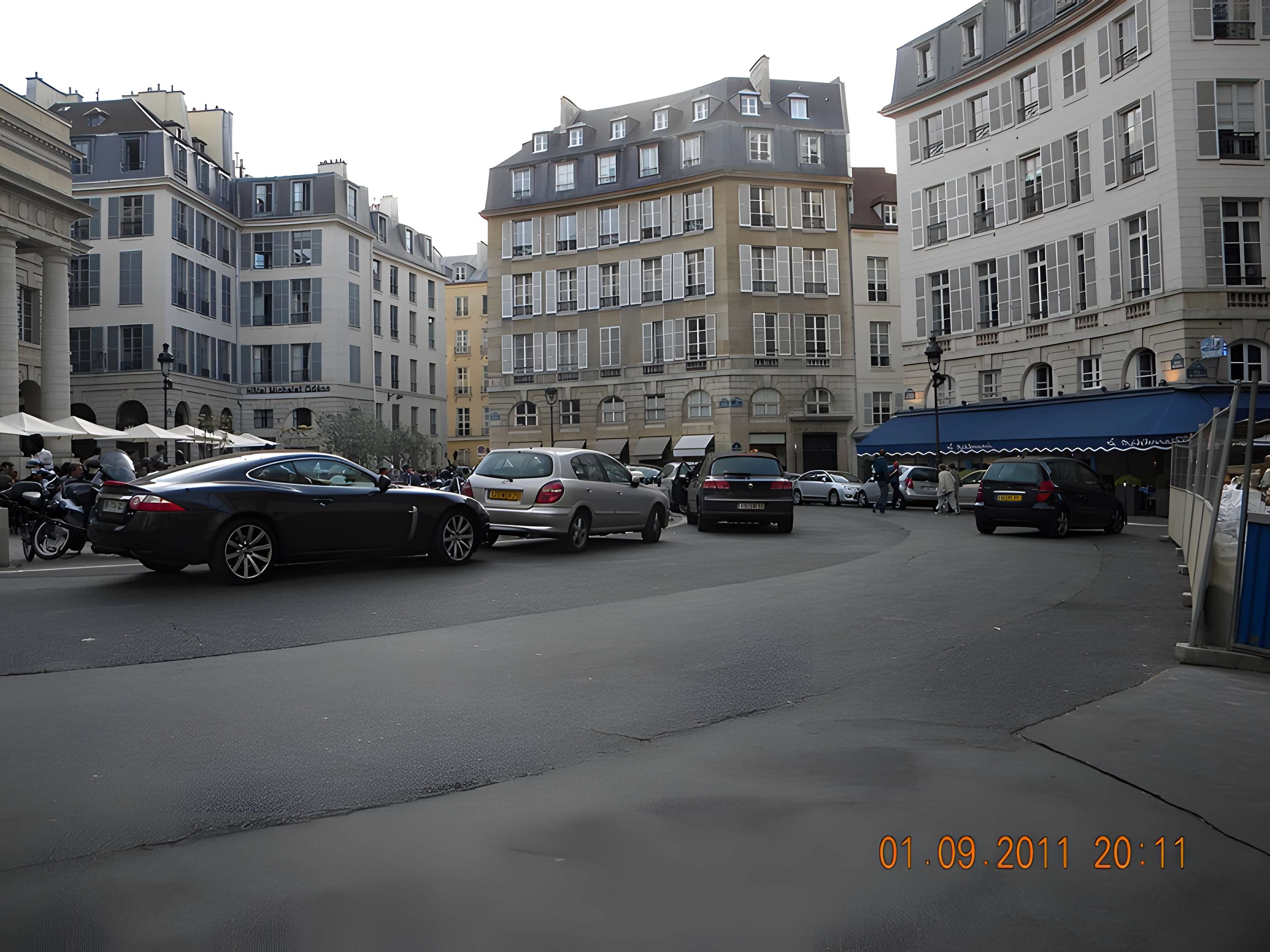 Place de l'Odéon : le sol