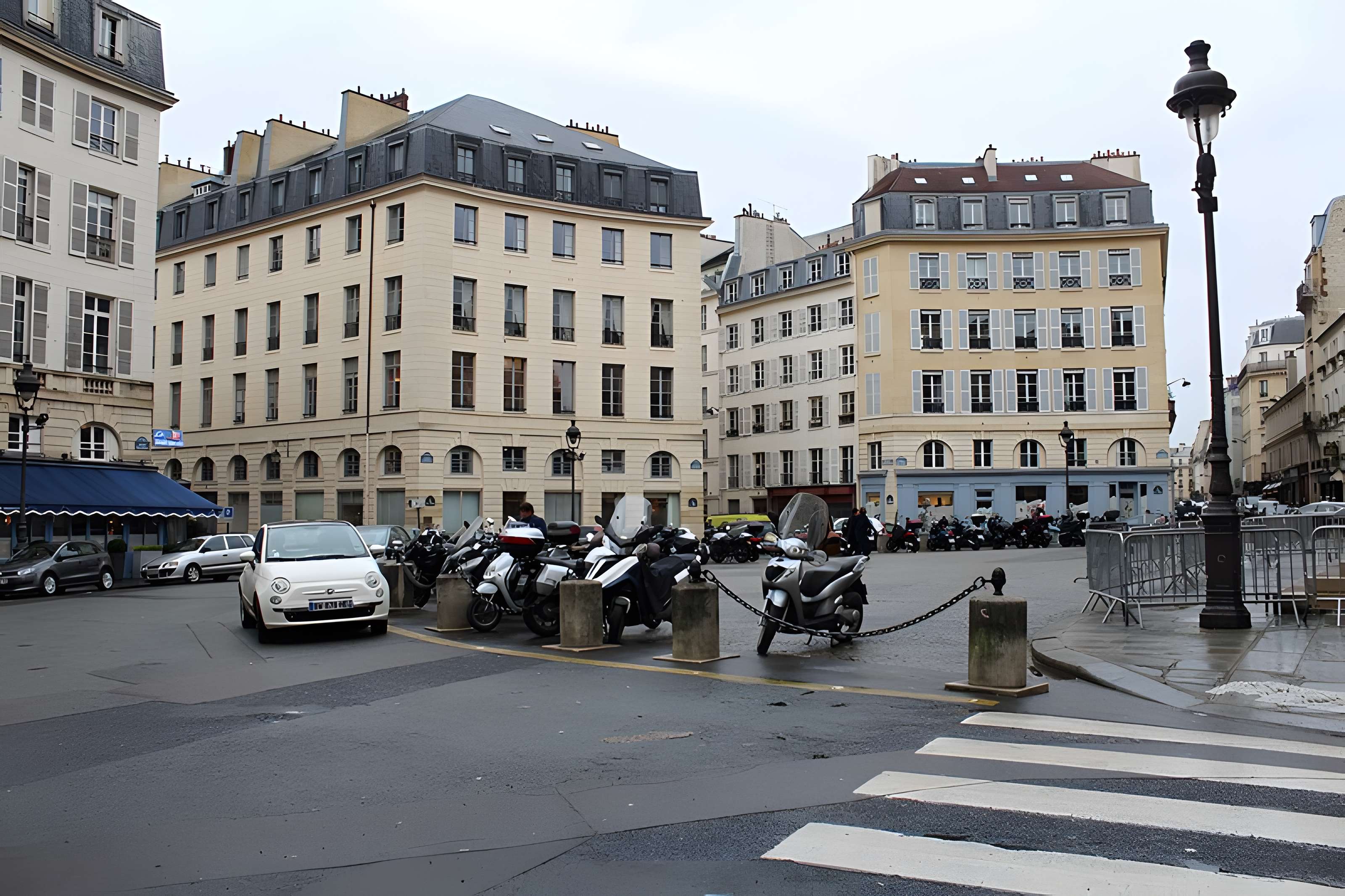 Place de l'Odéon : le sol