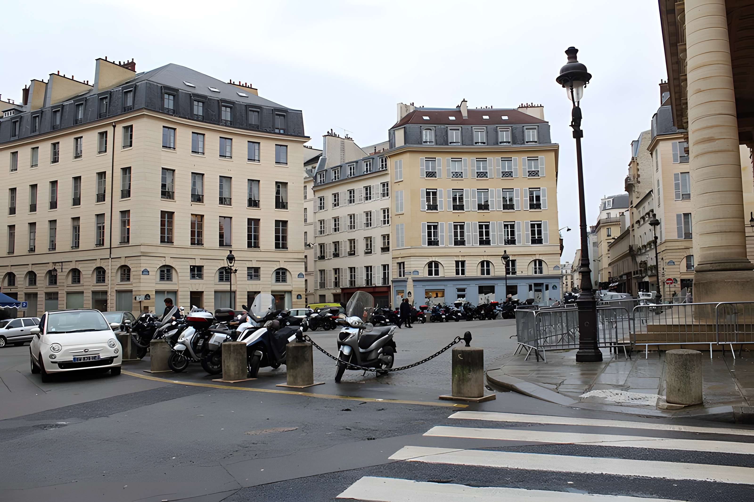 Place de l'Odéon : le sol