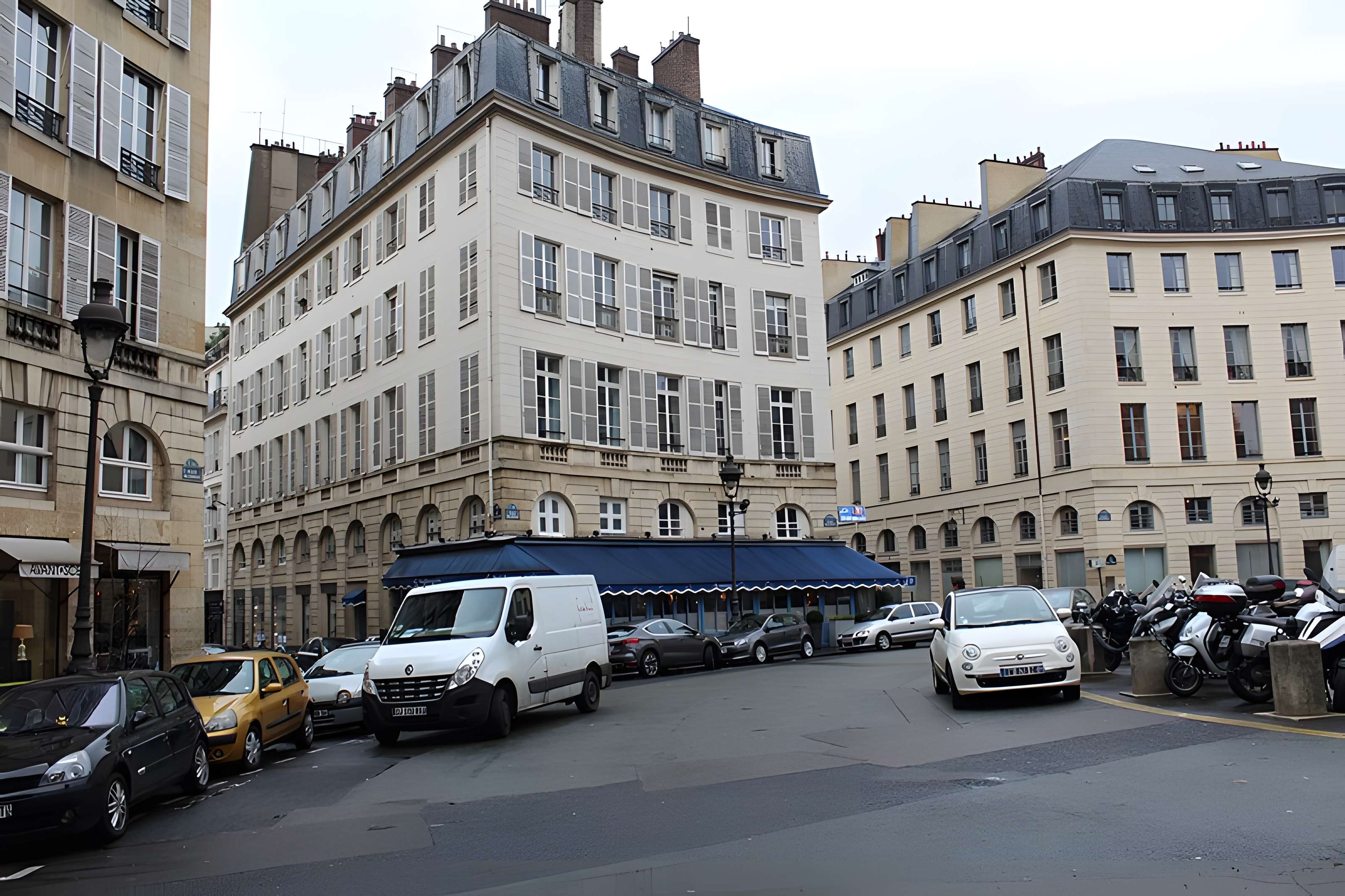 Place de l'Odéon : le sol