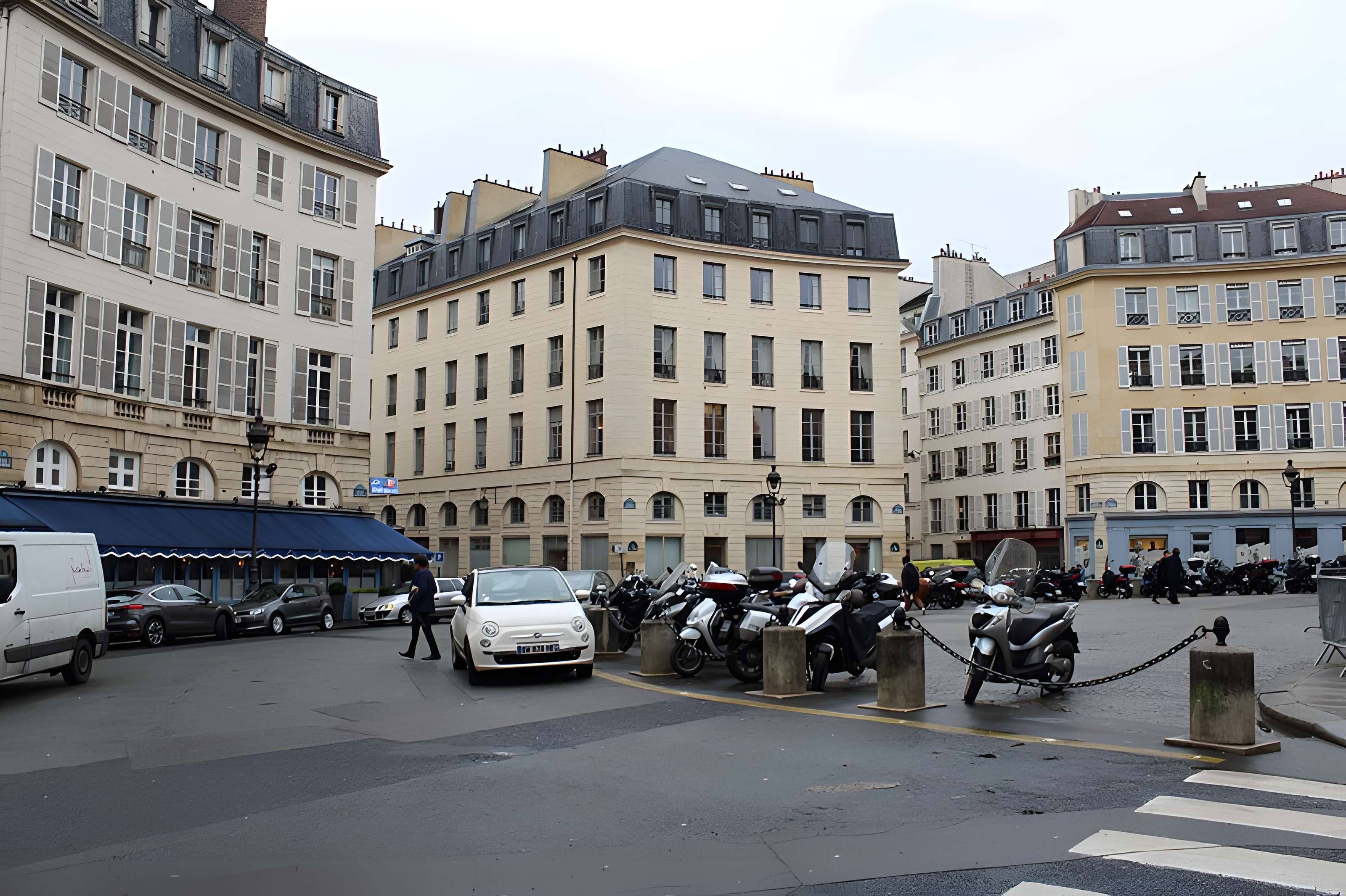 Place de l'Odéon : le sol