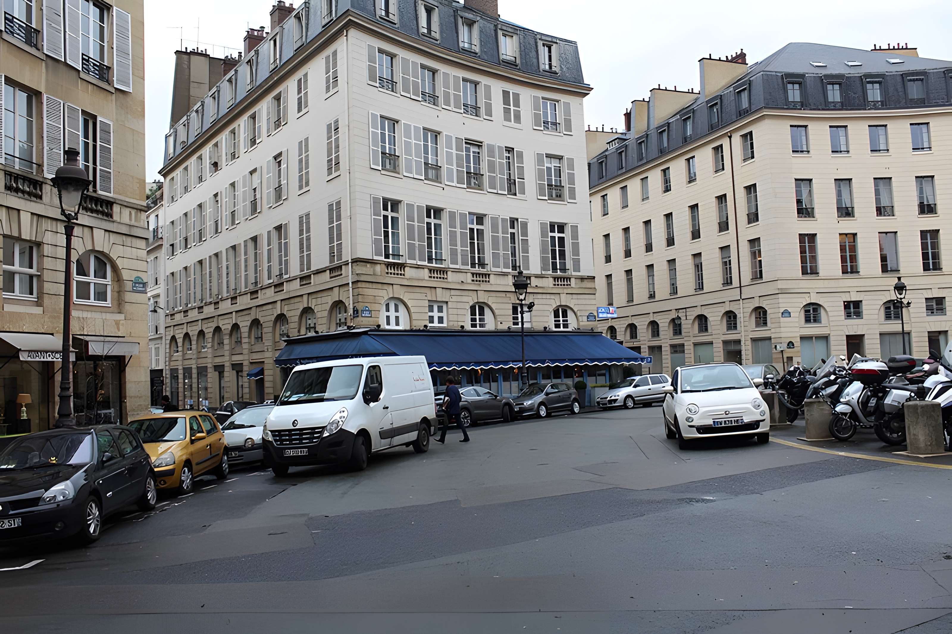 Place de l'Odéon : le sol