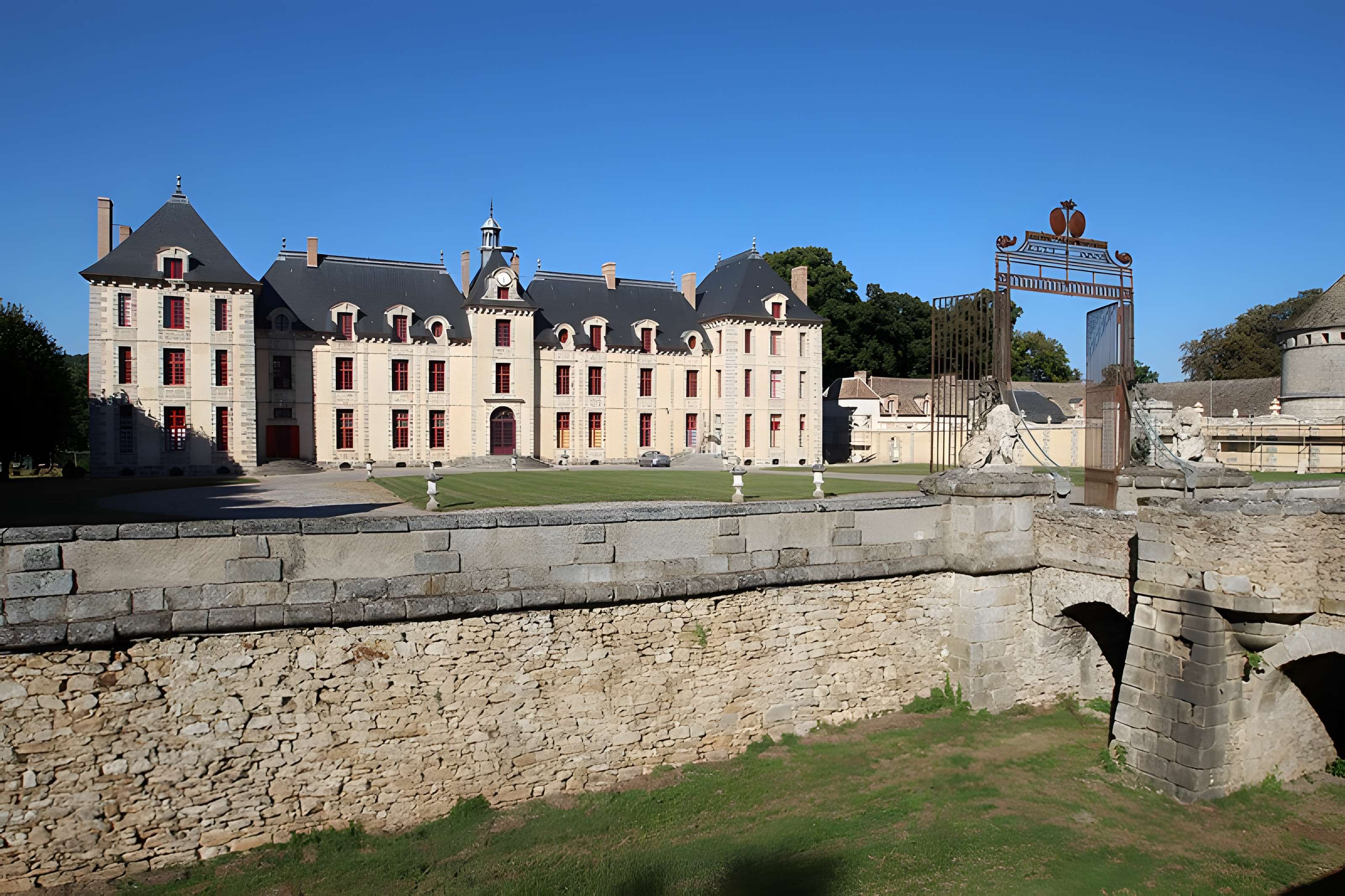 Château de Mesnil-Voisin