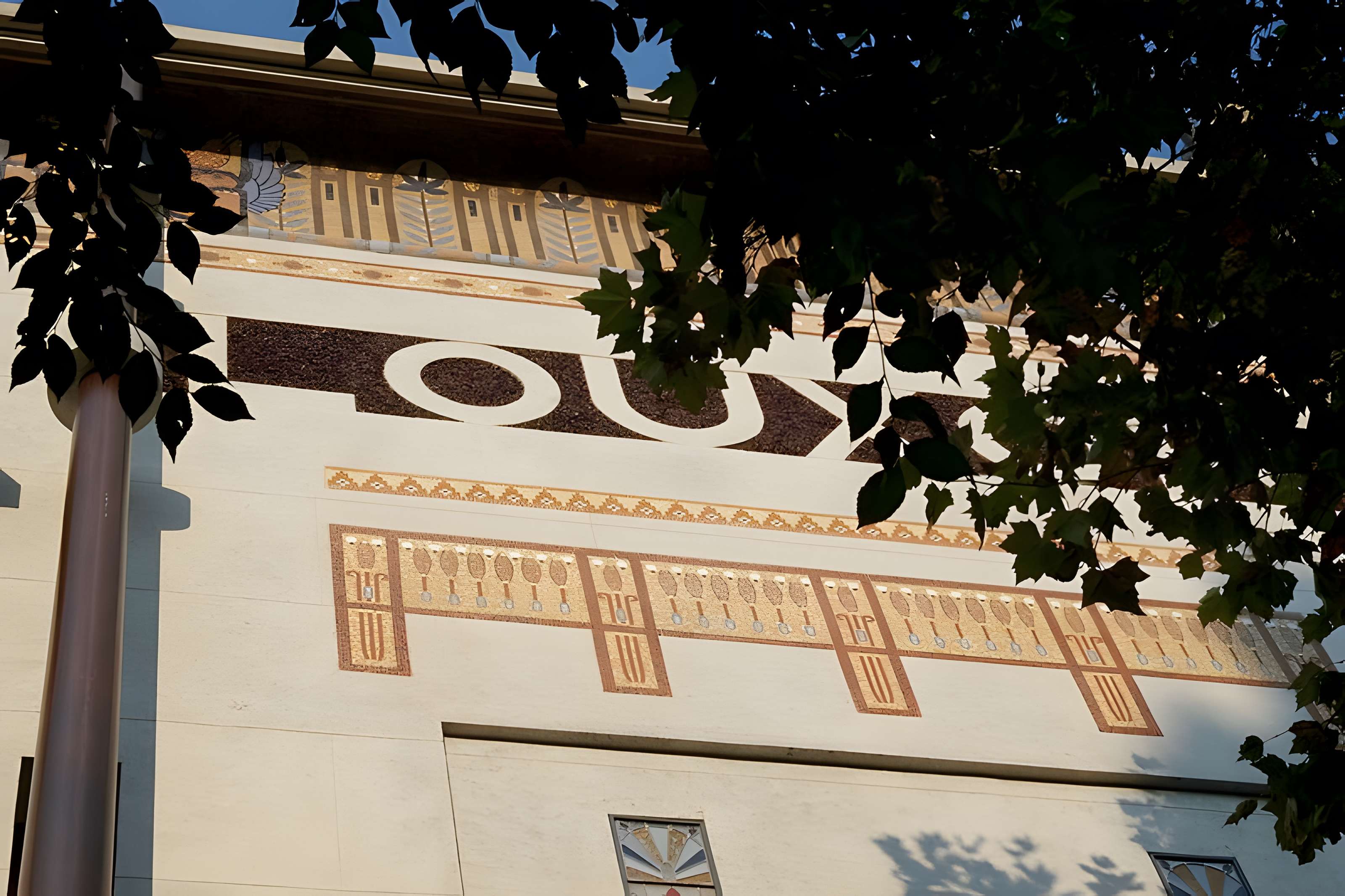 Le Louxor - Paris 10ème