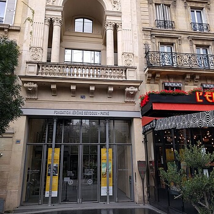 Photo de Théâtre des Gobelins  , actuellement cinéma Fauvette