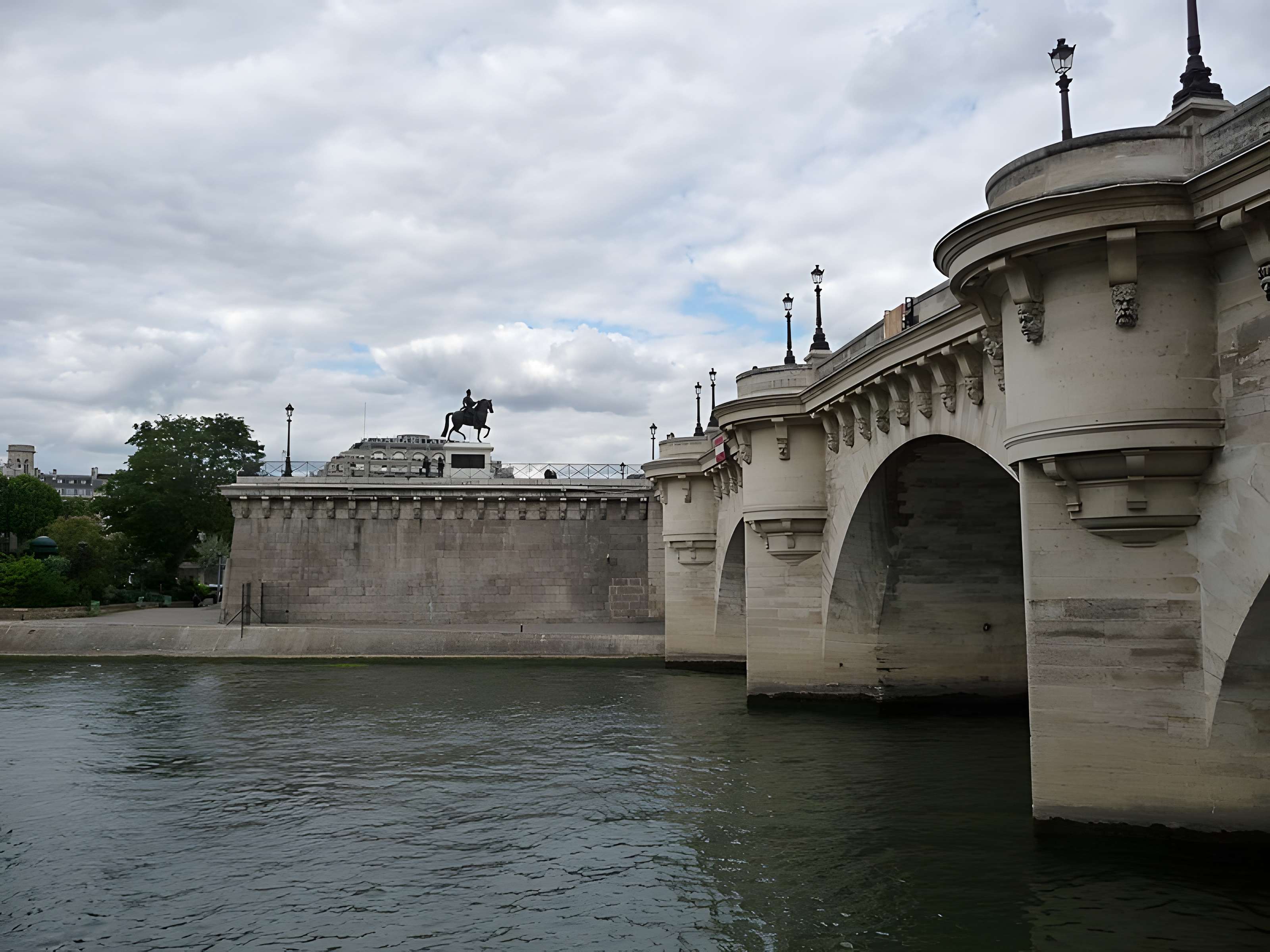 Pont Neuf à Paris