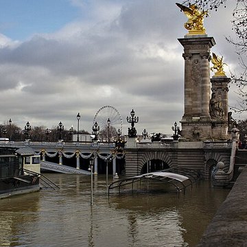 Pont Alexandre-III à Paris