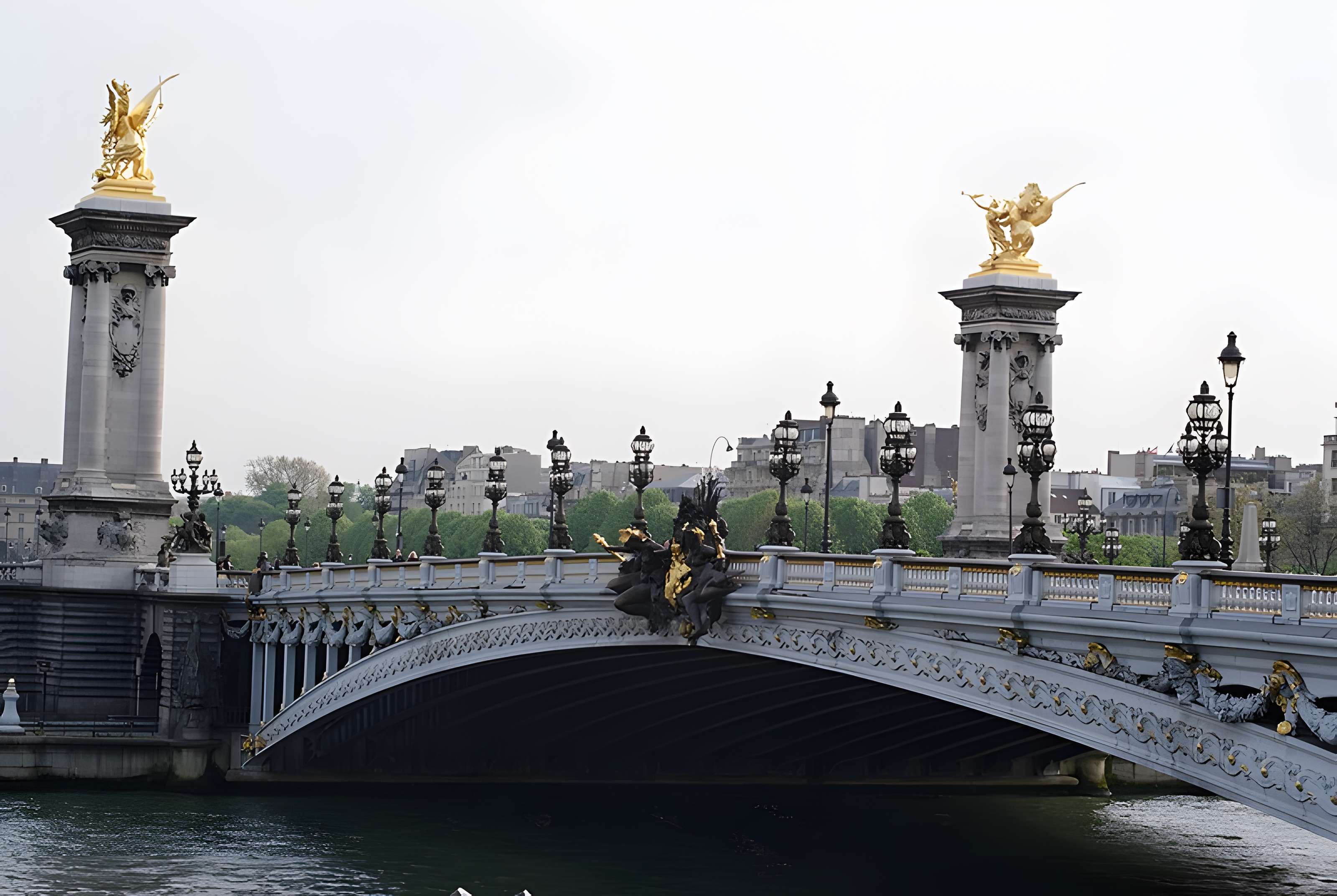 Pont Alexandre-III à Paris