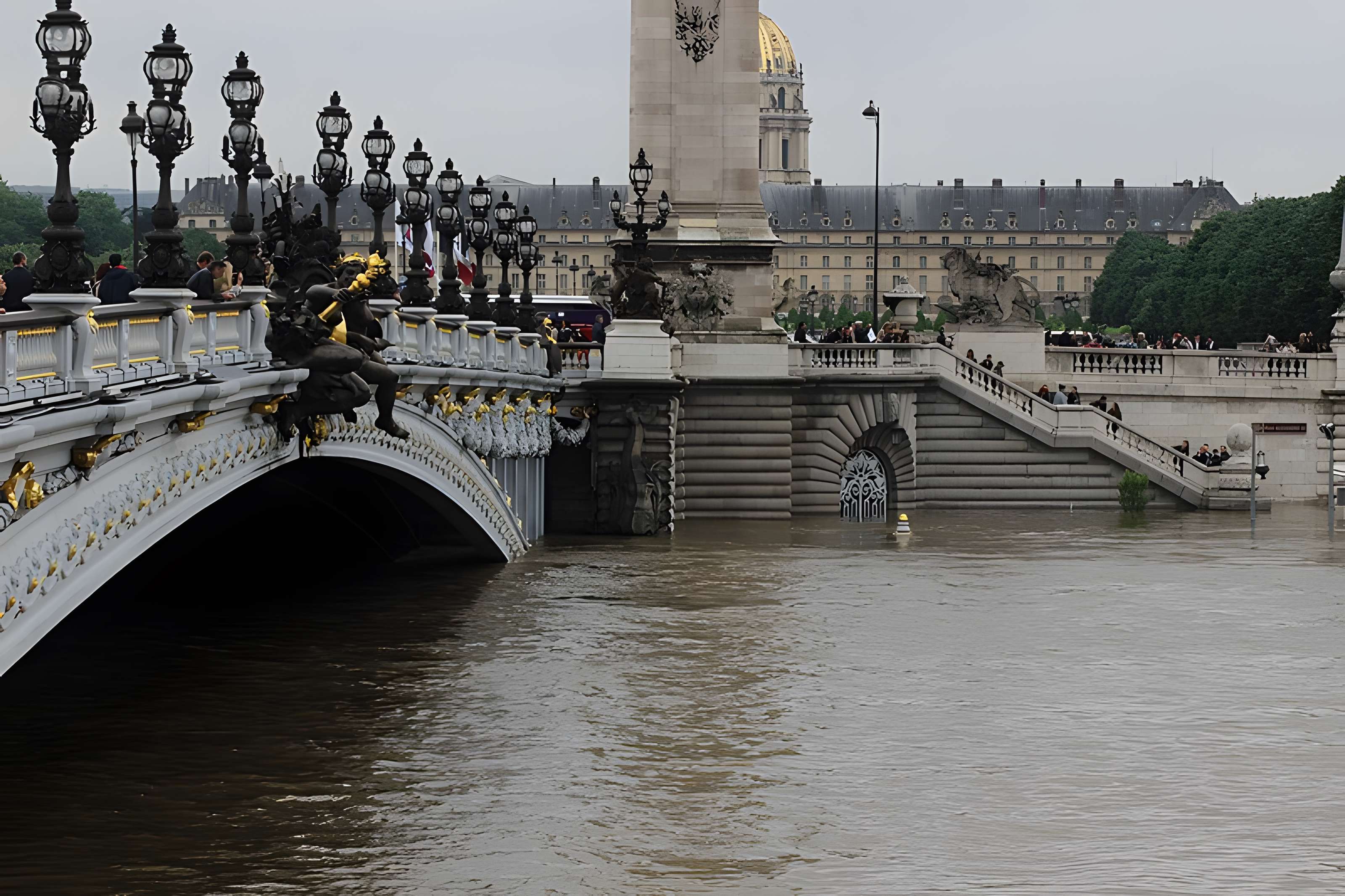 Pont Alexandre-III à Paris