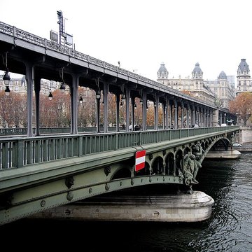 Pont de Bir-Hakeim à Paris