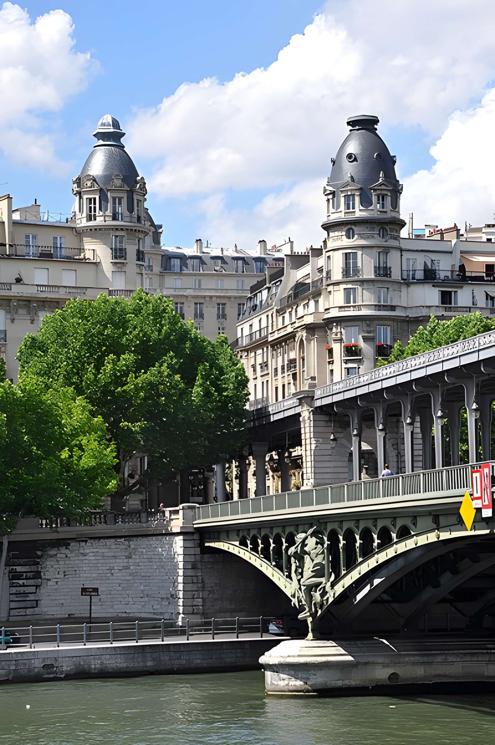 Pont de Bir-Hakeim à Paris