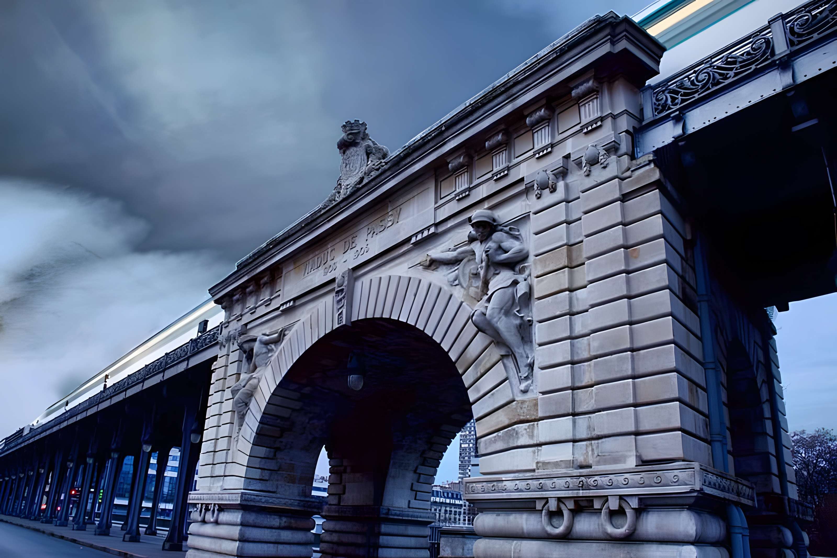 Pont de Bir-Hakeim à Paris
