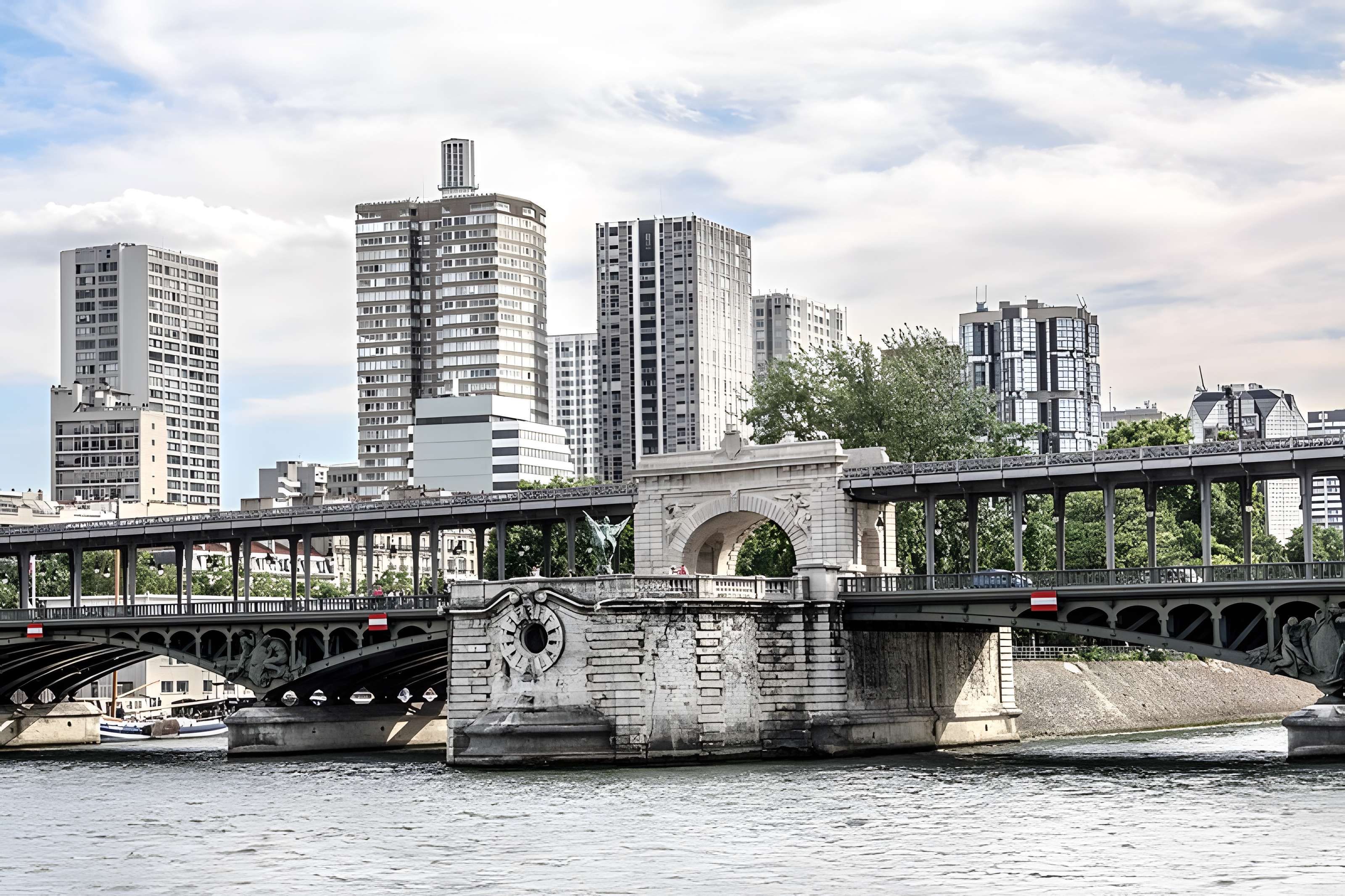 Pont de Bir-Hakeim à Paris