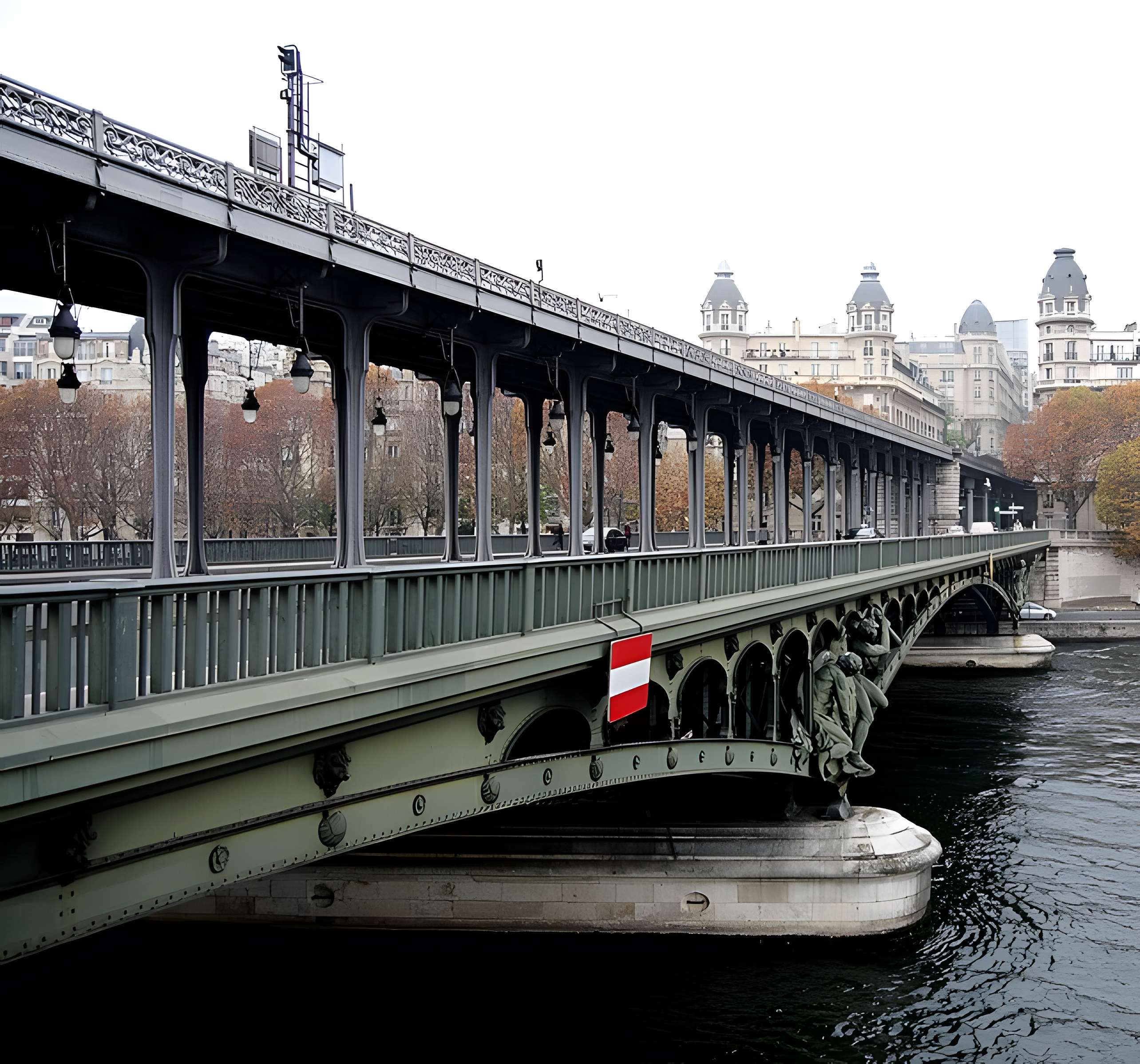 Pont de Bir-Hakeim à Paris
