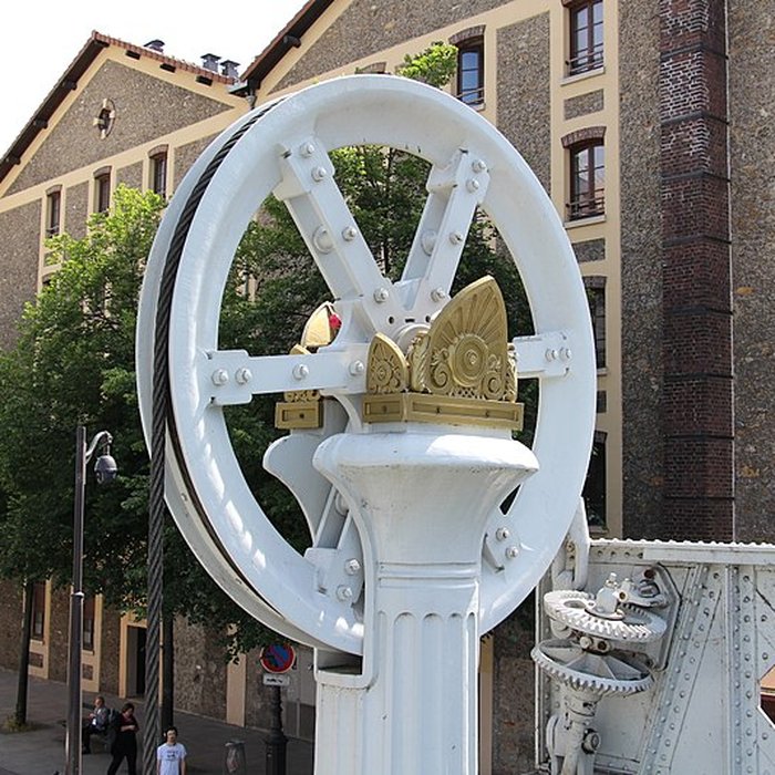 Photo de Pont levant de la rue de Crimée à Paris