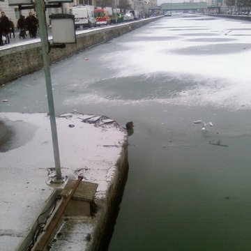 Pont levant de la rue de Crimée à Paris