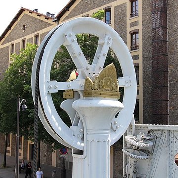 Pont levant de la rue de Crimée à Paris