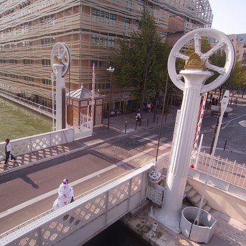 Pont levant de la rue de Crimée à Paris