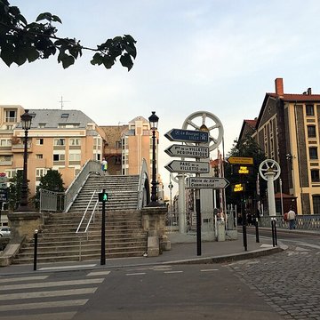 Pont levant de la rue de Crimée à Paris