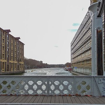 Pont levant de la rue de Crimée à Paris