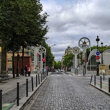 Pont levant de la rue de Crimée à Paris