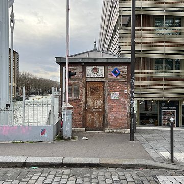 Pont levant de la rue de Crimée à Paris