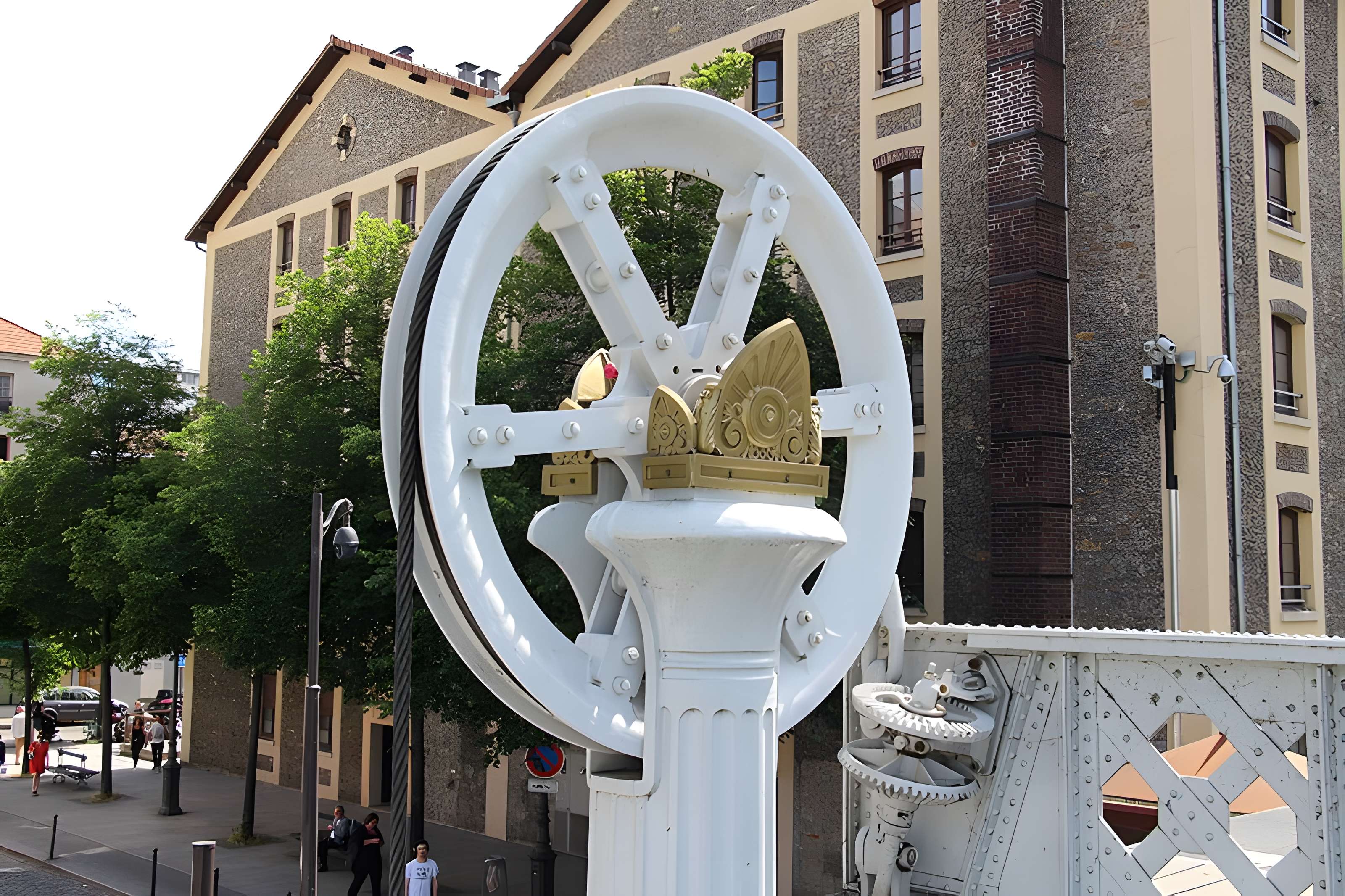 Pont levant de la rue de Crimée à Paris