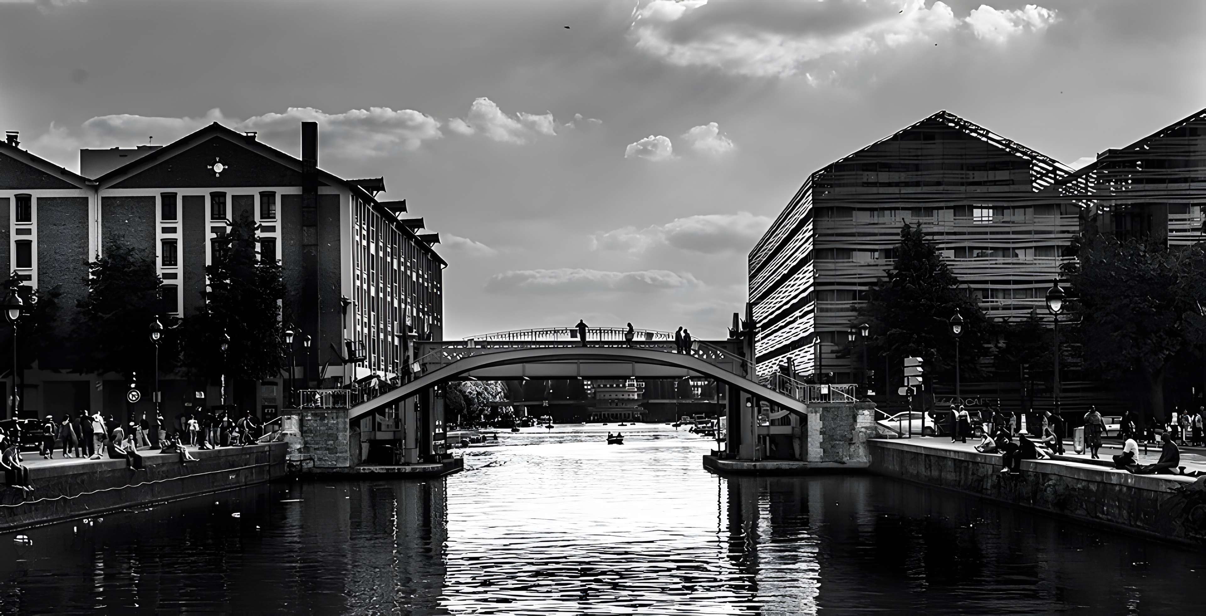 Pont levant de la rue de Crimée à Paris