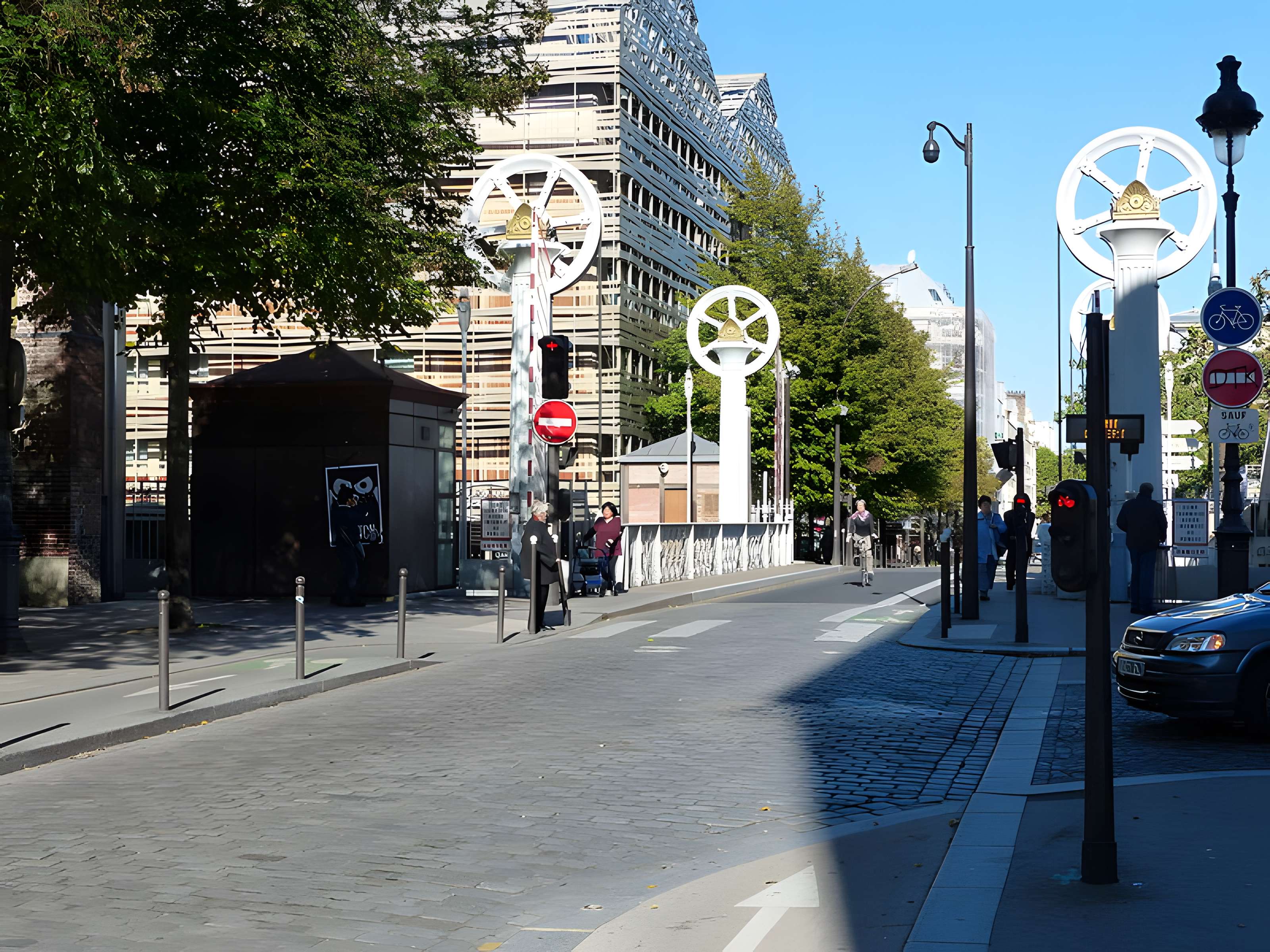 Pont levant de la rue de Crimée à Paris