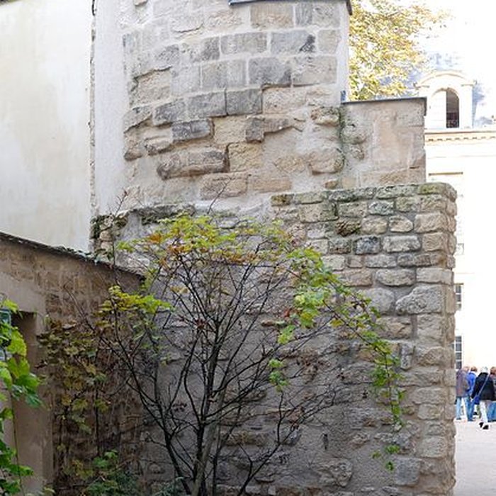 Photo de Enceinte de Philippe Auguste 20 Rue Jean-Jacques-Rousseau - Paris 1er